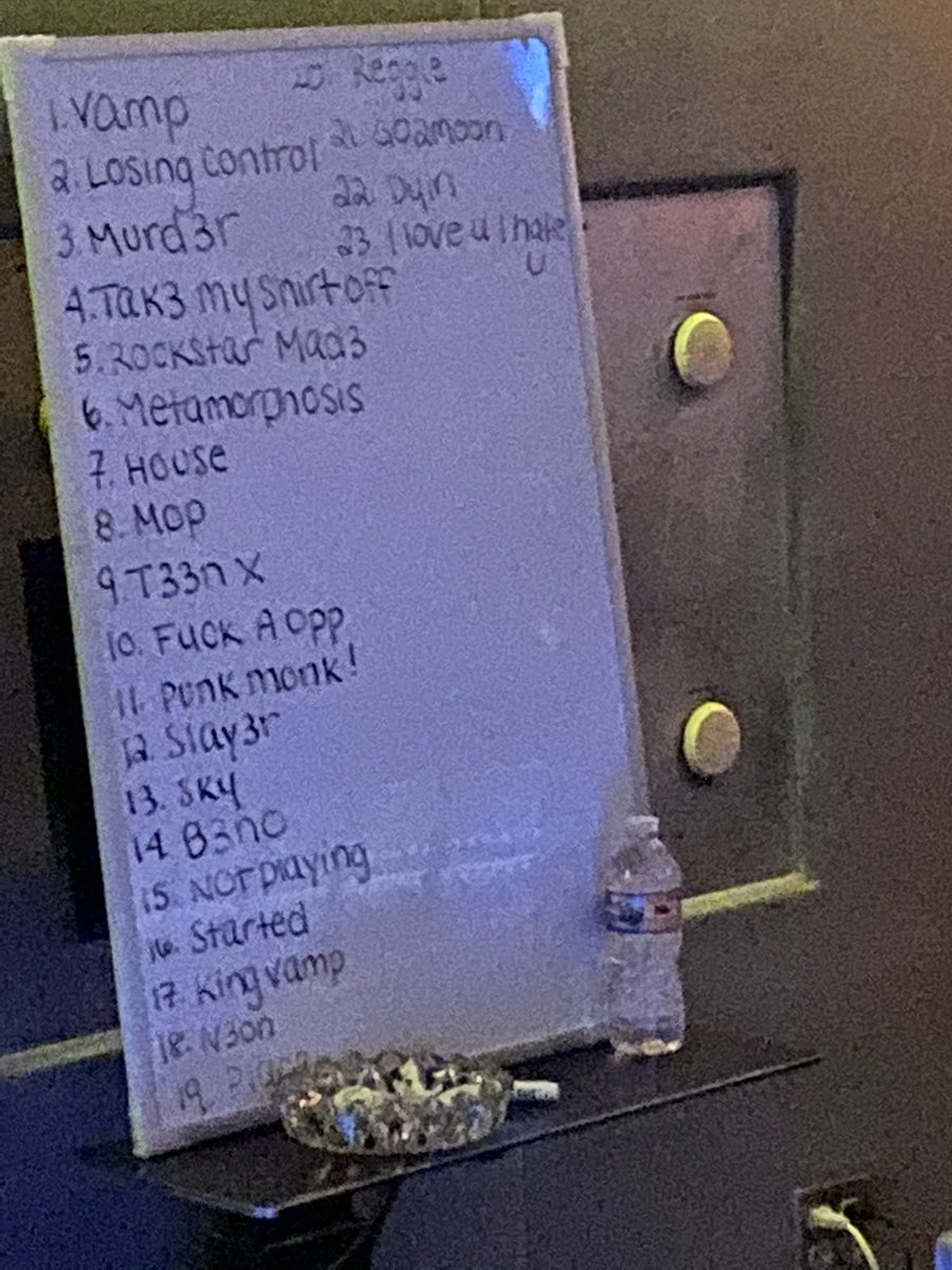 ohfault_'s tweet photo. 🚨OG WLR TRACKLIST JUST LEAKED https://t.co/XHuGW9ycJP