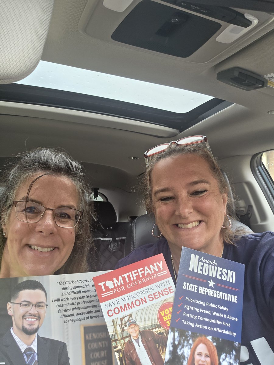 angelaroseshow's tweet photo. 🔥 Out knocking doors today in Kenosha County State Assembly District 32 for #AmandaNedweski! 🔥
Literature out for #TomTiffany and #BryanSteil too.
Who wants to join me in saving Wisconsin? DM me!
#MAGAMajorityForce #SwampTheVote #Kenosha https://t.co/4pBiJdvrgW