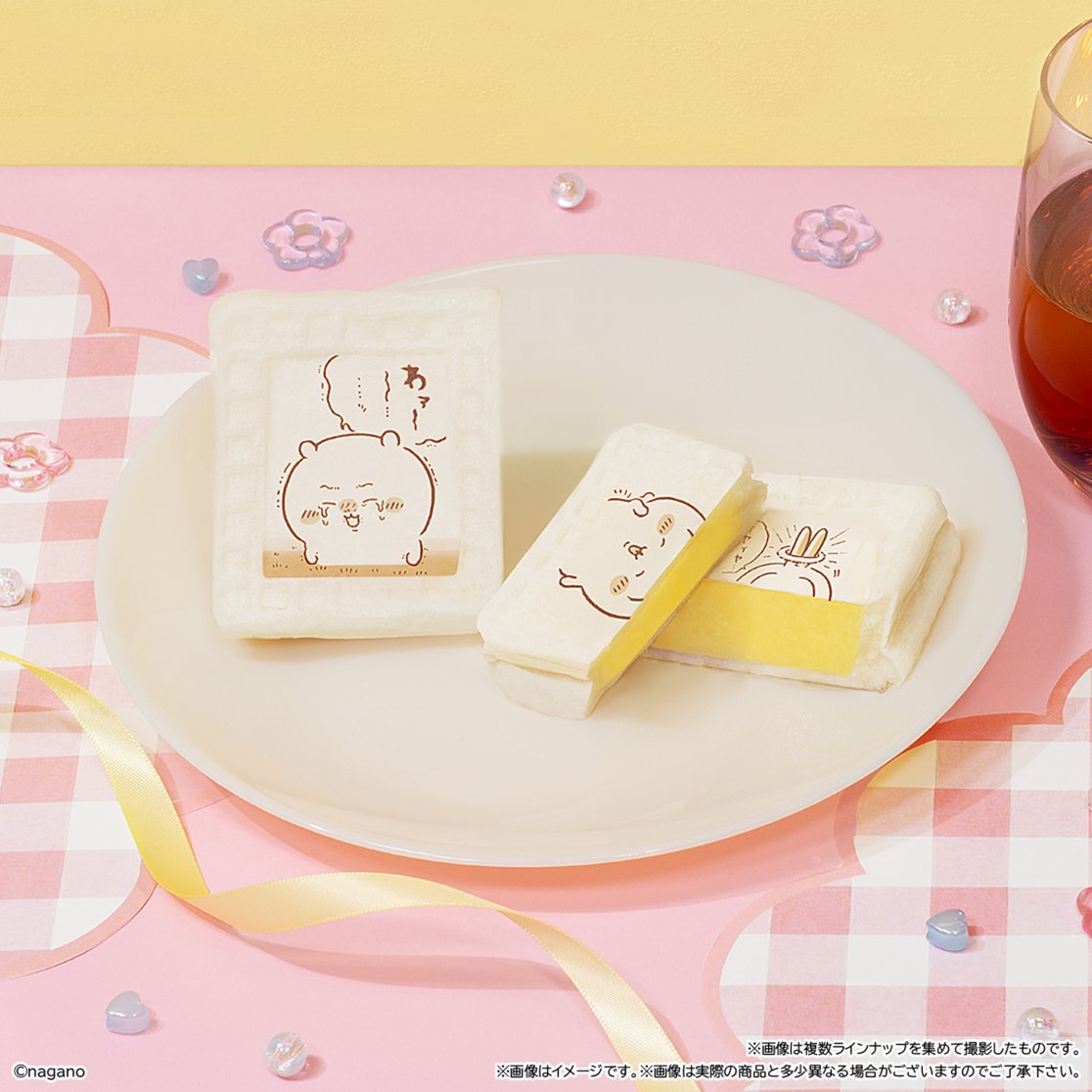 candytoy_c's tweet photo. ＼本日発売！📣／
#ちいかわ #わっふれ～む 3が登場！
カスタード味のクリームが入ったフレーム型のワッフルです♪
付属シールは全８種類！
お気に入りをゲットしてね💖
全国のファミリーマート（一部店舗を除く）にて発売！

詳細はこちら👇
https://t.co/7FfR0EHLYW https://t.co/n5GnVqK1QJ