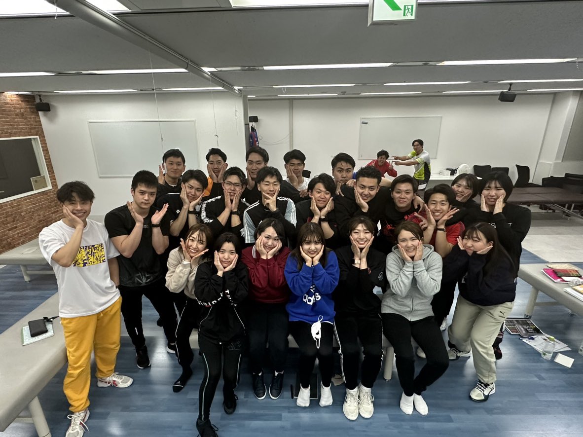 docusutoken's tweet photo. ⭐️店長プレゼン⭐️
京都五条のブラットピットこと、「則松」が出陣‼︎

「人生を変える」こだわりを味待ってみませんか⁉️

未来も身体も心も変わった則松に期待です✨
投票忘れずに🗳️

#イオンモール京都五条店
#ブラットピット？
#那須川天心？ 
#筋トレ🏋️
#人生を変える店舗

#2枚目奥に…👀 https://t.co/q5KRi0IcR3