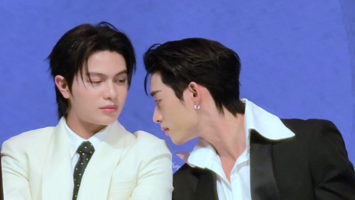 betty8149's tweet photo. Does Nong smell nice? 🤭

#WilliamEstFMTaipei2026
#WilliamEst @Williamjkp1 @EstRvp https://t.co/ZdeseRJfu0