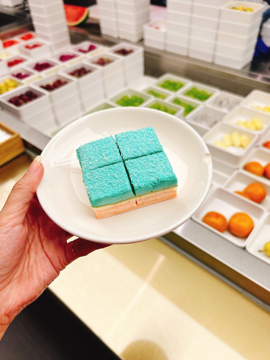 EMauerer's tweet photo. Nothing beats the joy of sharing my favorite crispy matcha cookies with workmates today—small snacks, big smiles!， https://t.co/VWajNRNBwc