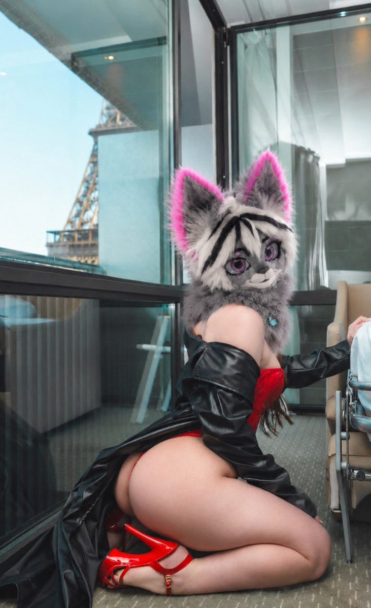 laraxdumbass's tweet photo. I was really horny taking this pic:3
#Furry #fursuiters #yiff #murrsuiters https://t.co/TUwSELSegc