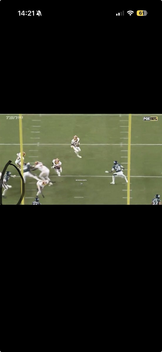 Jordanmicah99's tweet photo. @JoeA_NFL @kurt13warner @GetUpESPN @Commanders 97 makes the play not Jalen Carter. Ojomo is not even the picture when Jayden is making the shovel pass https://t.co/TZQd9st6Ho