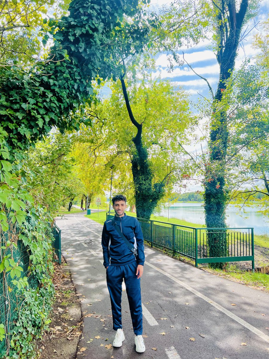 RooZo01's tweet photo. "Ho letto nei tuoi occhi una supplica di andarmene, e non posso negare ai tuoi occhi una richiesta, quindi me ne sono andato...💚😌🚶
#ŘøøŽóò🇮🇹🔥 https://t.co/uBXG7cLwt7