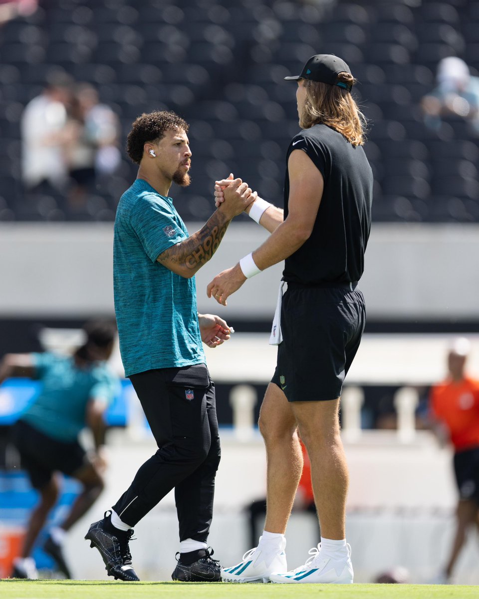 trevorlawrence's tweet photo. Victory Mondays are back 

W @Jaguars https://t.co/sNY28Z8Yg2