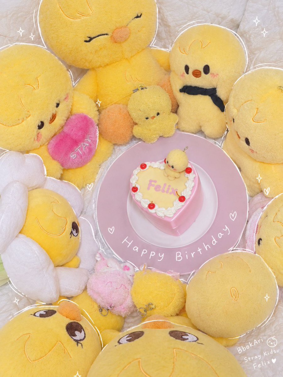 bon96407098's tweet photo. 💛Happy Birthday Felix💛

私たちの太陽ぴりちゃん誕生日おめでとう！
魅力的な声とまぶしいビジュアルに中身まで尊敬できるほんとに唯一無二な存在✨️
ずっと健康でいつもしあわせでいてね💛

#HappyFelixDay
#행복으로_용복을_복복복
#FelixVoiceOfAGeneration
#StrayKids #스트레이키즈
#필릭스 https://t.co/dygCV075Lh
