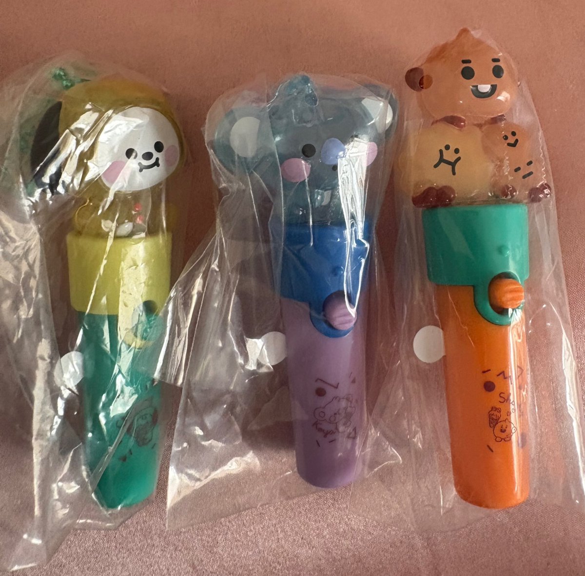 btsjin1522's tweet photo. BT21ライトスティックチャーム2
交換希望

譲)写真のいずれか
求)mang

#chimmy
#koya
#shooky https://t.co/7wmA36j9s1