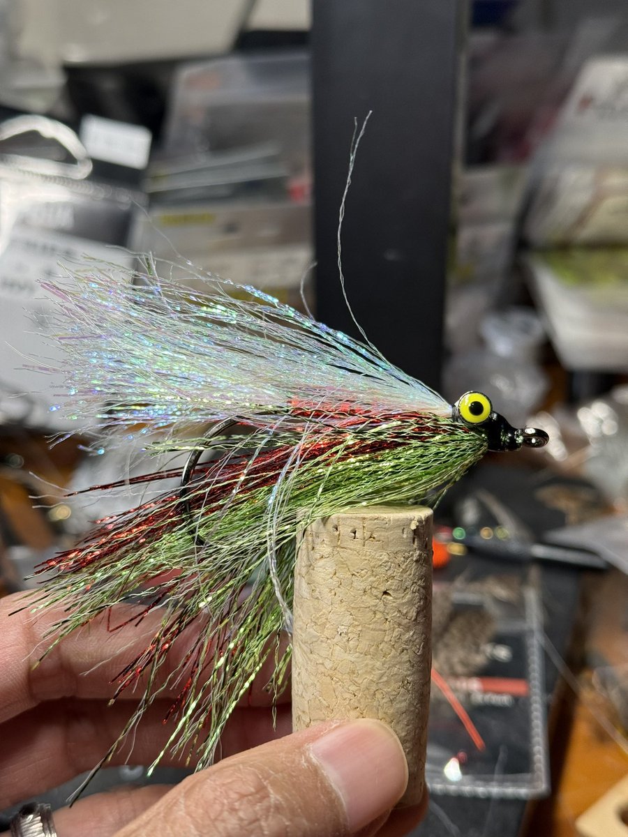 Shouldbgolfng's tweet photo. Ep 2 of “Dumb Flies” is a 4/0 Kreelex 😂🤣#flyfishing #troutfishing #fish #fishing #trout #wildtrout #troutfly #coloradotrout #coloradofishing #coloradoangler #catchandrelease #flytyingjunkie #flytyingphotography #flytyinglife https://t.co/7AGfUDnfkn