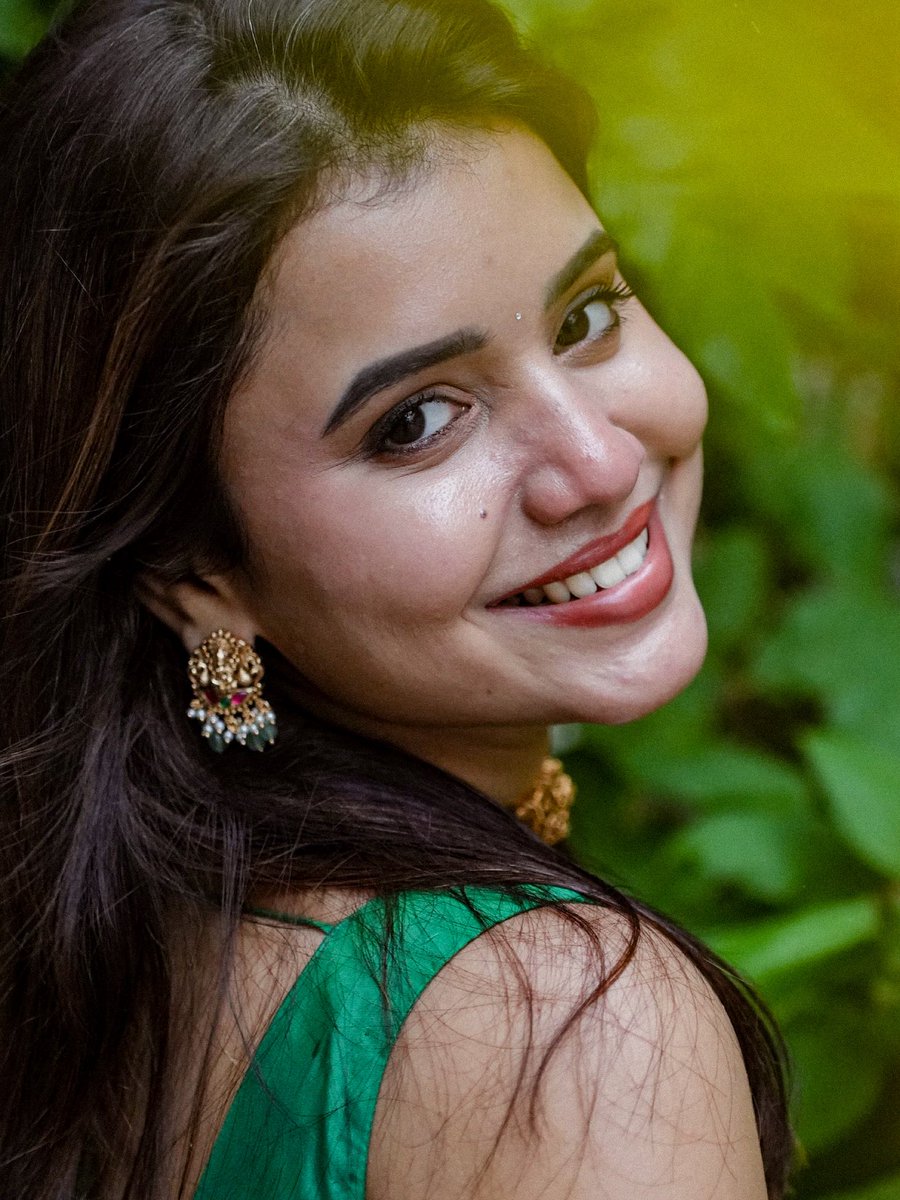 j4muna's tweet photo. Good morning, my sweet jamuns! I ☀️🍯✨
Some days feel ordinary, but even those hold magic if you look close enough. May you find beauty in unexpected places and reasons to smile all day long. #GoodMorning #Aruljothi https://t.co/gpdV9MdAEE
