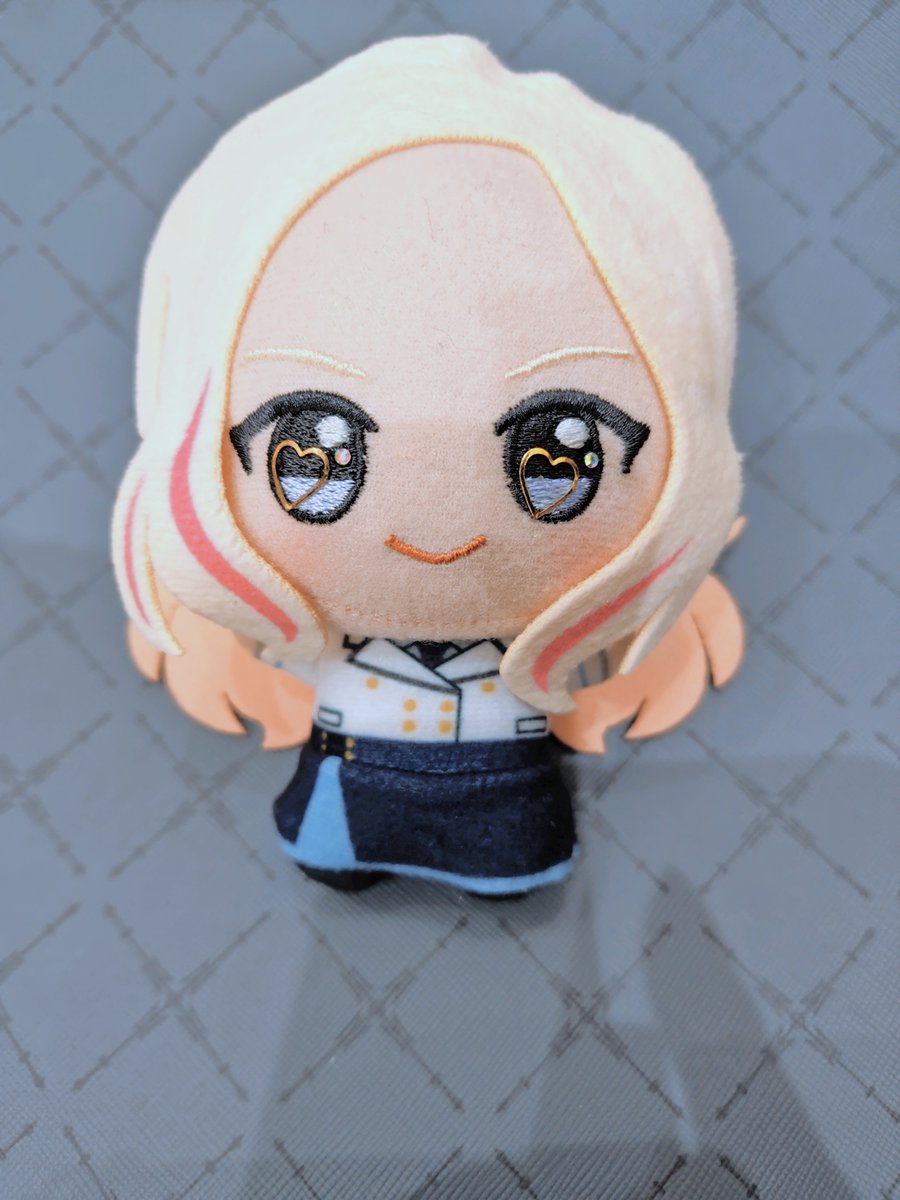 papermoondrop's tweet photo. リリア様黄色も似合うね
星南ちゃん手直し終わったよ
#ぬい撮り https://t.co/NDBDfC8cQL