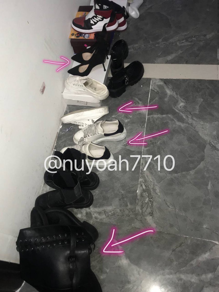 saolou555's tweet photo. https://t.co/PG8viDC4Yo远看就知道是个美女，运气也不错脱在门口了！刚脱就闻贼爽的热脚味，一直闻到里面没温度不热真的超爽。  #扫楼打胶 #恋足 #原味 https://t.co/f7f6Fz2rBy