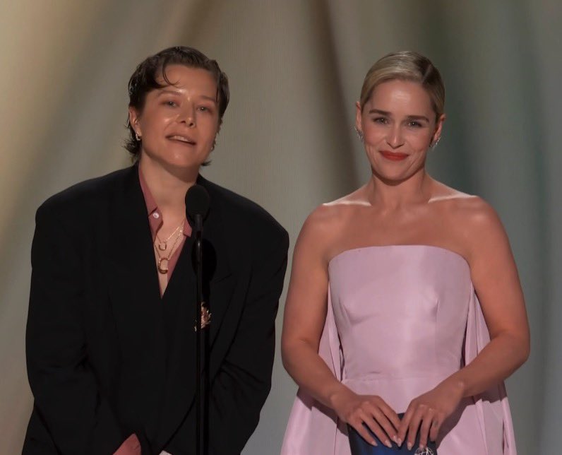 haworthes's tweet photo. OH MY TARG QUEENS IM SMILING https://t.co/9a5vJbQlqv