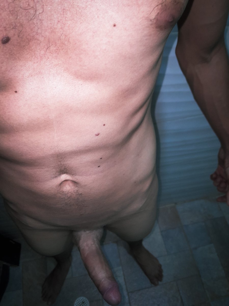 BLANCBOY_'s tweet photo. Ven a bañarte conmigo y de paso me la chupas💦💦 https://t.co/gNA3Nx7aOT