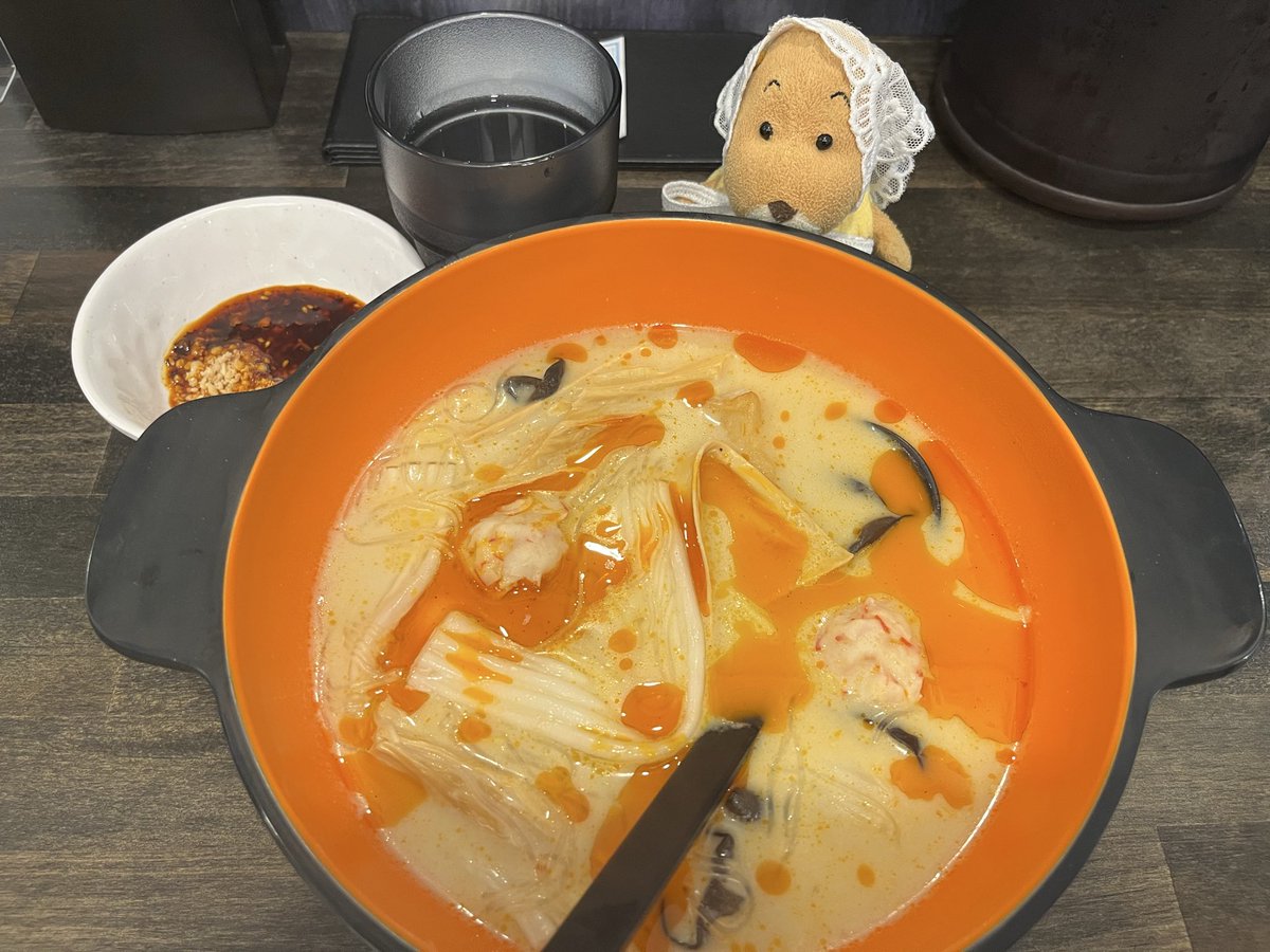 nekoze365's tweet photo. らくちゃん、激辛麻辣担だよ https://t.co/8scWjFamF1