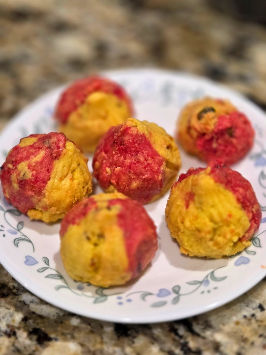swathee_krishna's tweet photo. Vinayagarukku indha varusham…
Konjam traditional, konjam fusion! 🐘💛
Paan • Rasmalai • Pazham Modakam
#swatheesCooking https://t.co/4APyb3MBVL