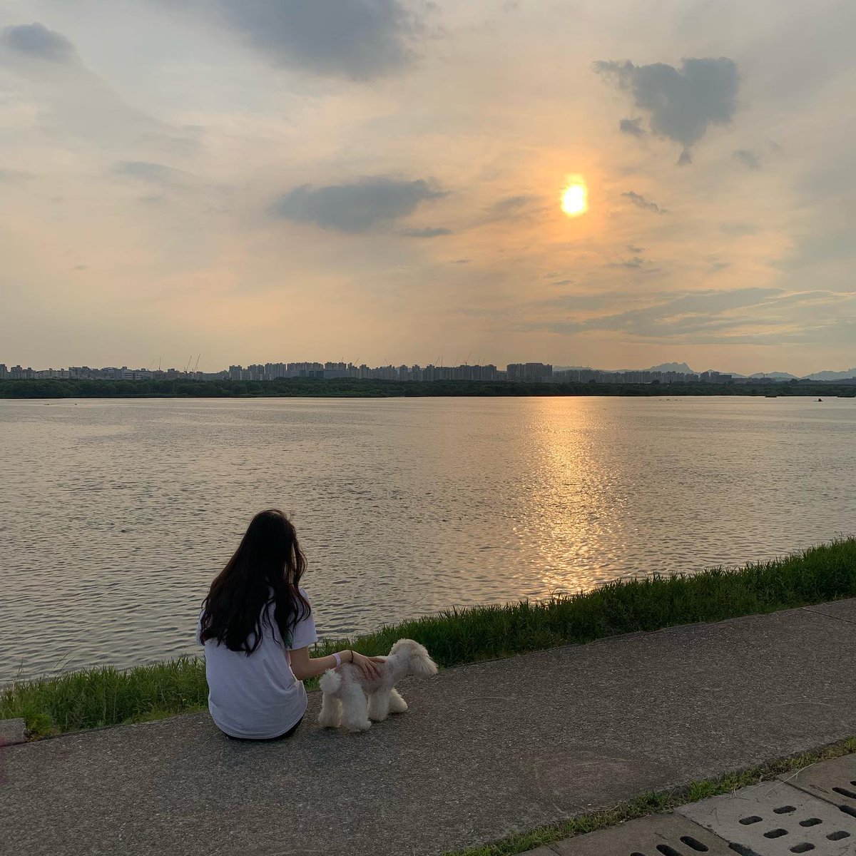 02costa's tweet photo. 일상의 소중함이 더욱 느껴지는 요즘 입니다
업무는 날로 과다한데, 안에만 있으니 정말 힘드네요^^
하루 빨리 맘 놓고 다닐 수 있기를 바래봅니다🙏🏻
모두 힘내세요 https://t.co/xZgzhQrmW5