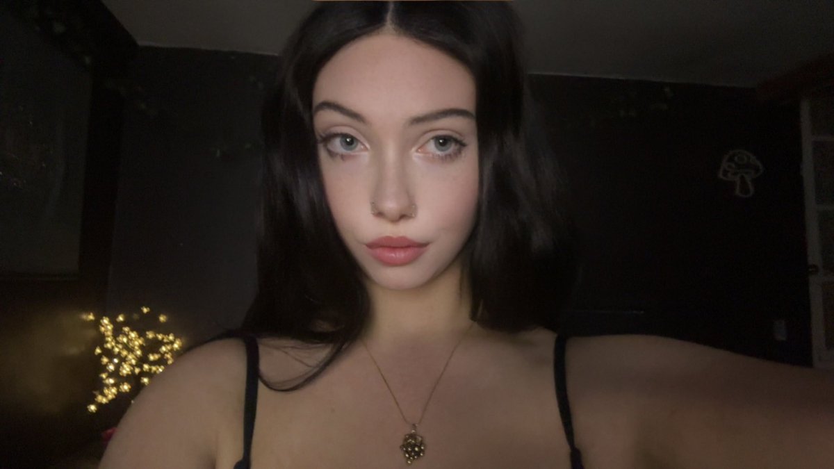 originallynkae's tweet photo. #nsfwtwt

. ݁ ⟡ ݁ . . ݁ ⟡ ݁ . . ݁ ⟡ ݁ . . ݁ ⟡ ݁ .
23 ❤️
She/Her
5ft 4in
Switch
bi 😘🩷
very kinky and might ruin you :) 
. ݁ ⟡ ݁ . . ݁ ⟡ ݁ . . ݁ ⟡ ݁ . . ݁ ⟡ ݁ . https://t.co/9W5R1Hh7Ev