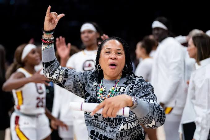 94FeetWBB's tweet photo. Top 10 Coaches in the Country🚨

1. Dawn Staley🐔
2. Geno Auriemma🐶
3. Vic Schaefer🐮
4. Kim Mulkey🐯
5. Cori Close🐻
6. Brend Frese🐢
7. Jeff Walz🐦
8. Kenny Brooks🐱
9. Shea Ralph ⚓️
10. Lindsay Gottlieb✌️

Comment below as these are not all-time rankings but for right now. https://t.co/tAYqloBvIw