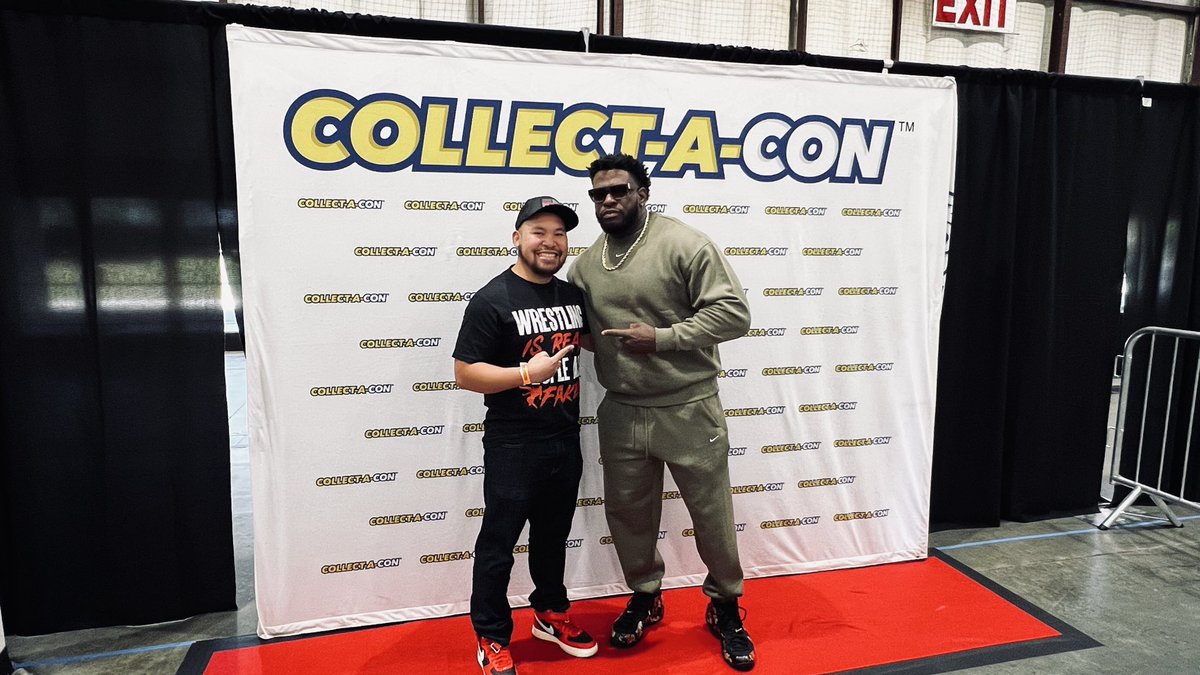 LuckyMuscle2's tweet photo. @RealRoyceKeys #WWE #946 #CollectACon https://t.co/fvJ86ju2RU