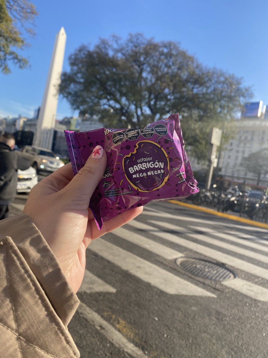 xnever_222's tweet photo. Que feliz me hizo este alfajor ✨ https://t.co/U1UPsMV73r