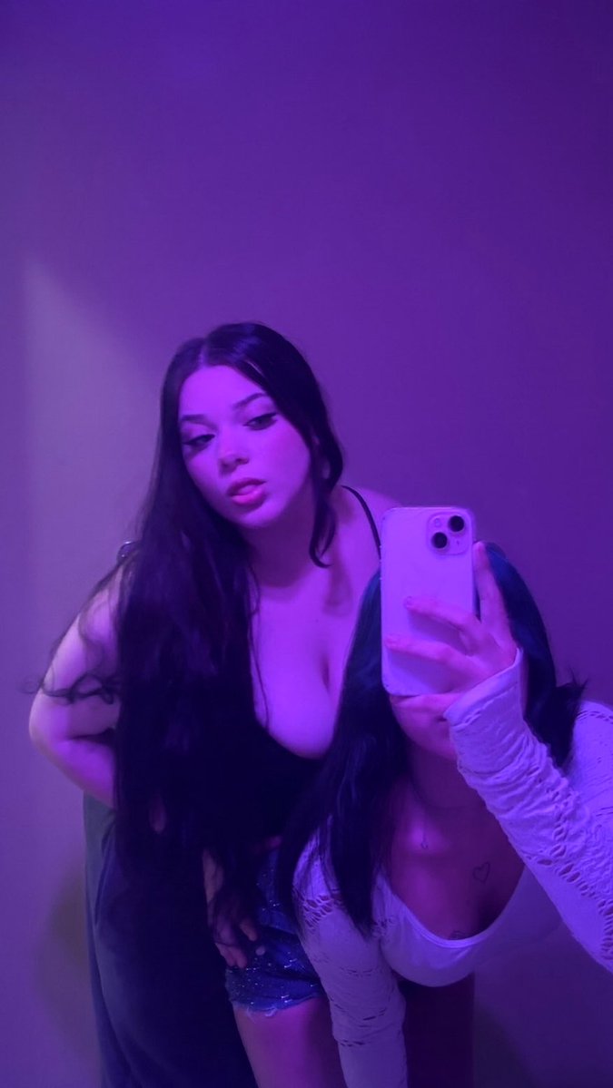 blinkermami's tweet photo. double trouble 😚🤭 @danixxxrage https://t.co/5Watfe2PfM