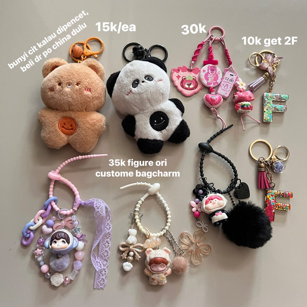 veilwreath's tweet photo. wts bagcharm keychain figure &amp; doll
figure ori yaa itu contoh try on nya gemes bgt kan
freeong shopee dom jatim &amp; splitpay ya
bisa req notes buat kado free 

#zonauang #zonajajan https://t.co/rRwc5MIp5E