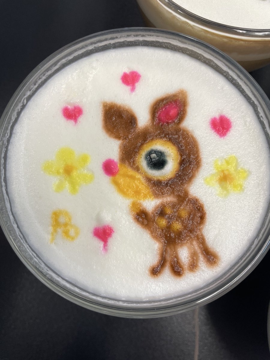 lemonpo's tweet photo. 各位好！這邊是休漁了三週的LemonPo，雖說也不是完全斷了聯繫，不過的確沒有多叨擾各位啦！是說上了個咖啡課程去，下邊就選了一些比較像樣的練習貼上來��萬望大家手下留情，這邊也是分享成果為主啦！
PS:版面有限，關於立體拉花的照片會在下一帖才發表～
#咖啡彩繪 https://t.co/9PrzPgQNRL