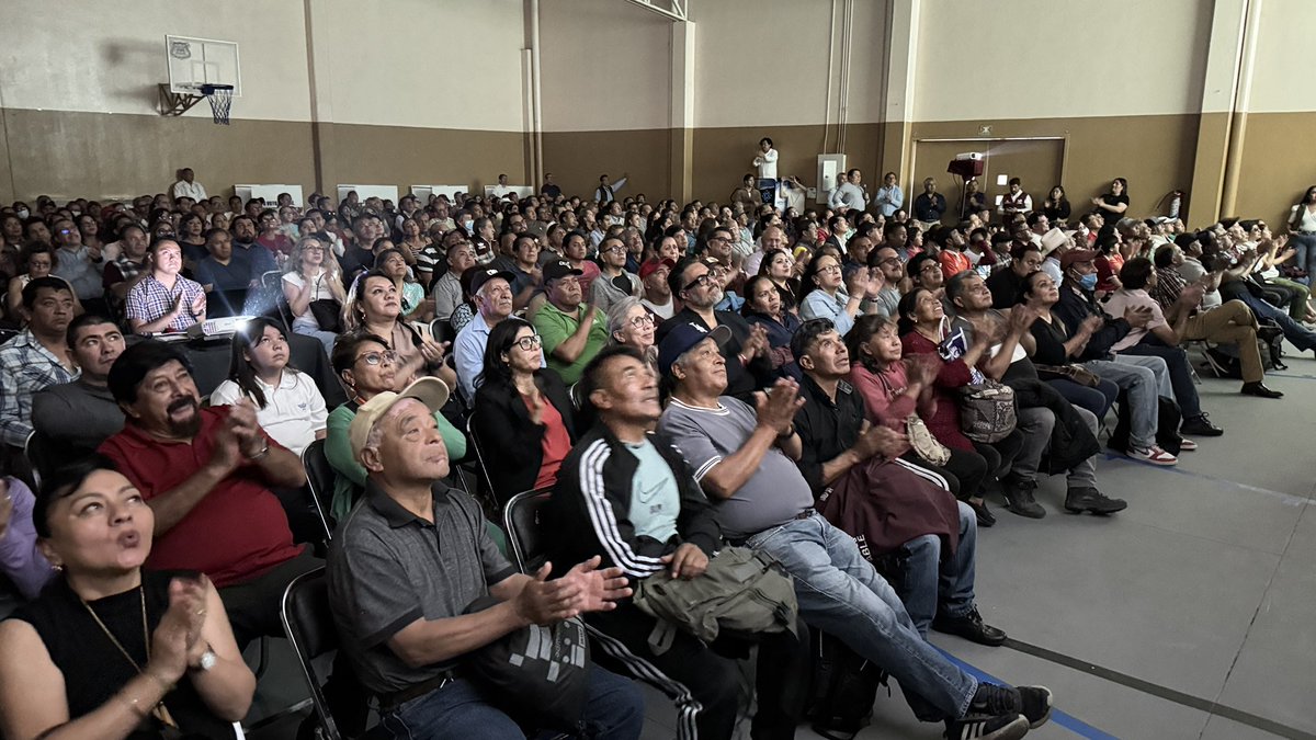 GonzaloJuarezM's tweet photo. Diario de reflexión. Día 257

¡Festejemos nuestros logros colectivos!

Somos un gran equipo.

Una gran noche. https://t.co/XUq5WsPtF2