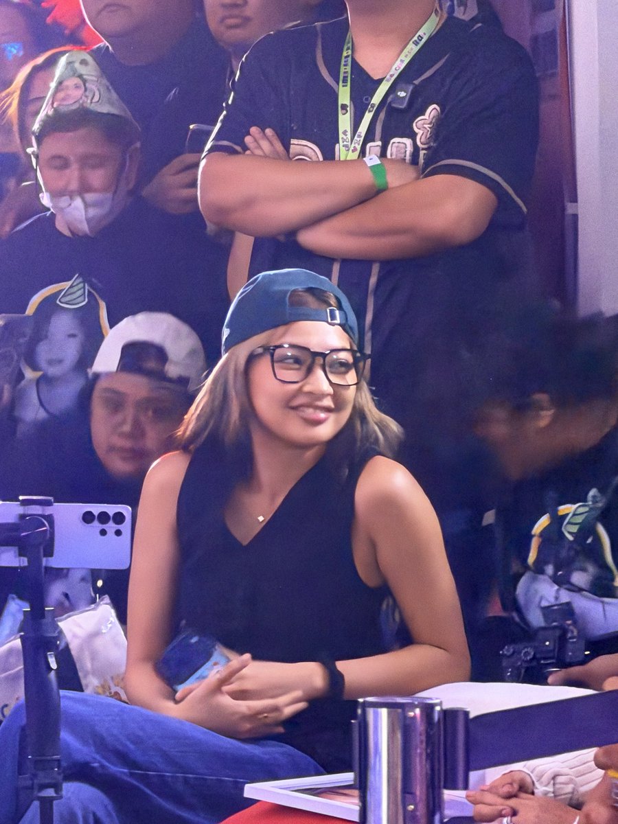 binijennierj's tweet photo. Wala na. Hindi na ako maka alis dito. Sobrang ganda na cute na pogi mo naman kasi colsss
#DIRColetskiii
Colet SeeTheLight at 25
#OnceUponA25WithColet
#BINI_Colet #BINI https://t.co/TrTzhcuAu4