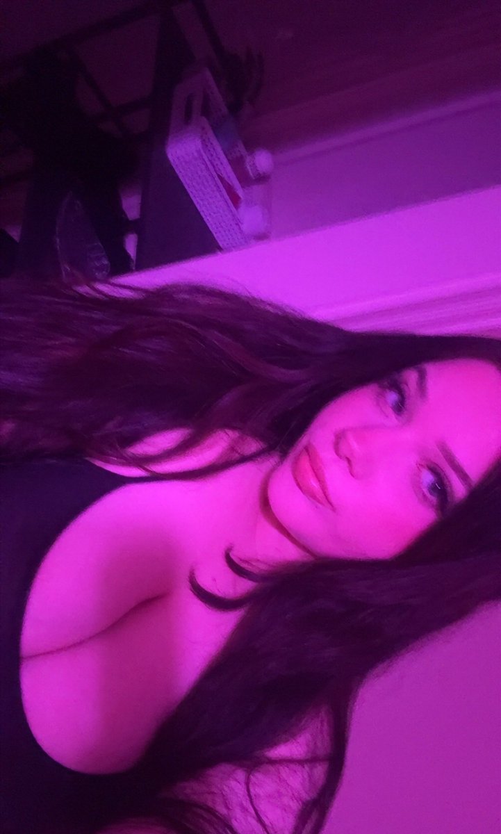 blinkermami's tweet photo. like what u see? 👀💜 https://t.co/g776kcNbJK
