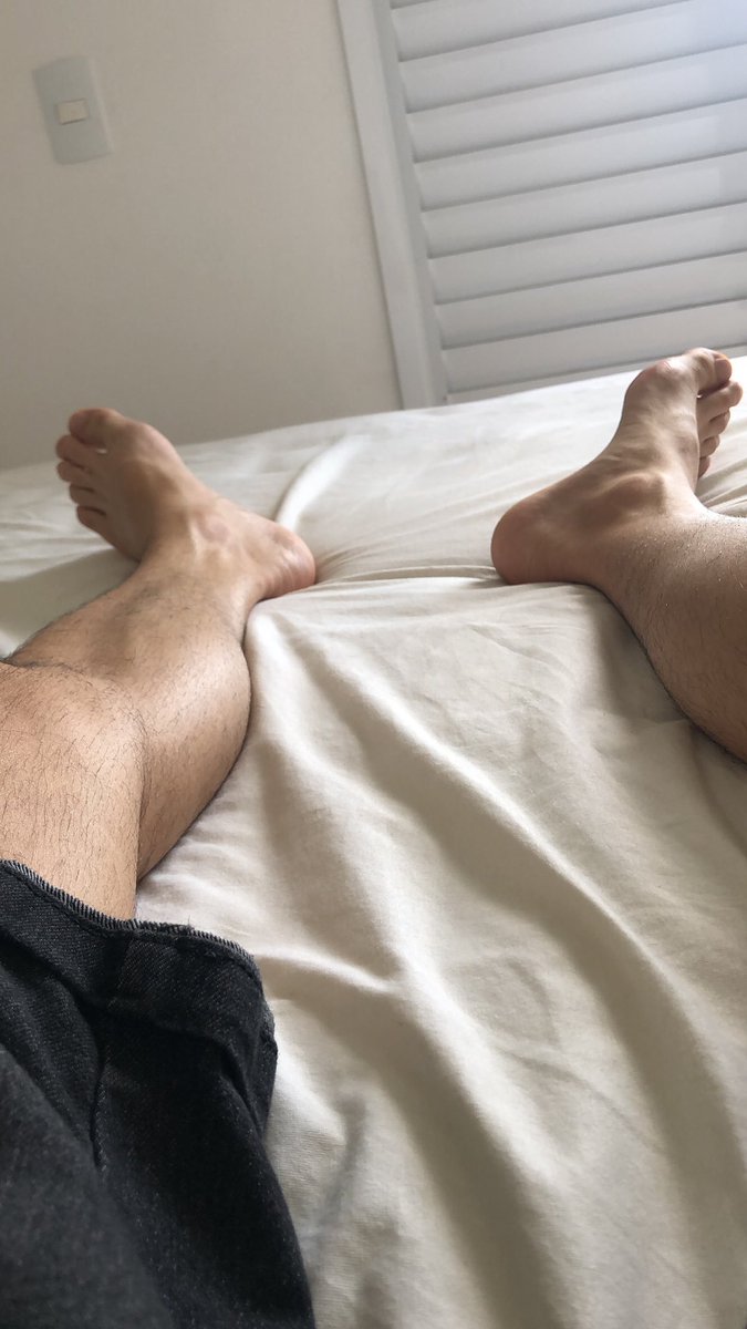 maledomalpha's tweet photo. 👣👣 cadê você seus betas patéticos ? DM aberta ! https://t.co/cjyrfaFXKu