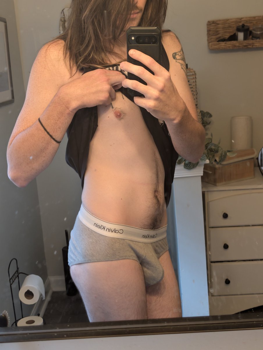 fruityfoxz's tweet photo. Testing testinggggg.....I'm gayyyyy #based https://t.co/LzTooLNQxt