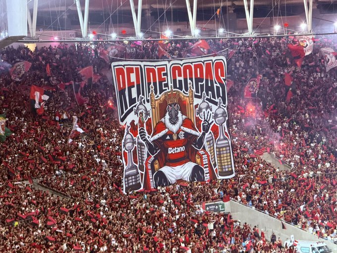 Pedro12917801's tweet photo. @lethymz @LEOYYZ Premiação de uma revista francesa, mas também se a gente ganhar vai ser do krl https://t.co/GCEJRqhn5C