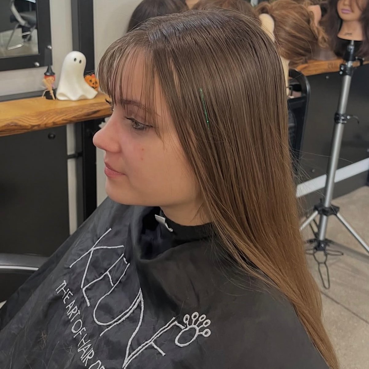 sarado_regiaoCF's tweet photo. Sometimes getting bangs is all we need to feel refreshed again ☺️ Bang trim by Allie | @aurabyallie_ https://t.co/qHq1LBMXLG