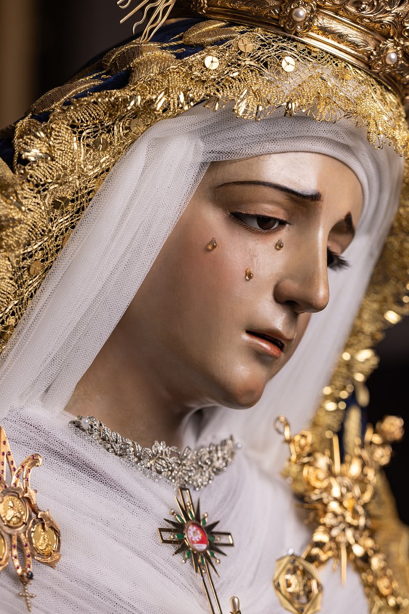 DoloresSanJuan's tweet photo. ⛪️ La parroquia de San Juan abrirá desde las 10.00 hasta el fin de los cultos para el besamanos a Nuestra Señora de los Dolores.

📝 Eucaristías a las 12.00, 19.00 y 20.15 horas.

🙏 ¡Acude a su cercano encuentro en el día de su onomástica! 

📸 @LMFotosCofrades
 
#cofradíasMLG https://t.co/HZpFL8FJiq