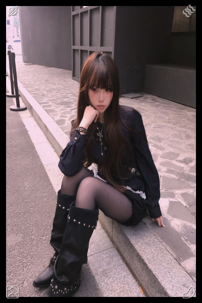 CacimiroPaula's tweet photo. 🐀Excursion to the dining hall Delicious midday mealLila tumbled out of bed at eight in the morning, sunshine pouring through the window of her room, spreading a cozy light across her unlocked wardrobe. She took a drink of chilled coffee, studying the mound of garments, excited https://t.co/aN3uj78p5x