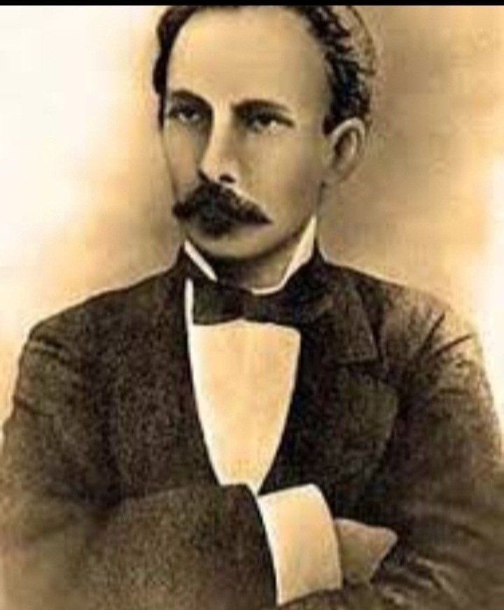DirectorUAASLTU's tweet photo. ✍️ “Sólo los débiles se enojan. El hombre fuerte, aun al caer, sonríe.”
José Martí #MartiVive #CubaEstáFirme #CubaNoSeRinde https://t.co/0NS2Bccbk6