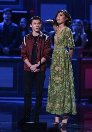 mttnh_'s tweet photo. zendaya and tom holland in emmy 2017 X 2026 😭❤️ https://t.co/RNMjDR0EuJ