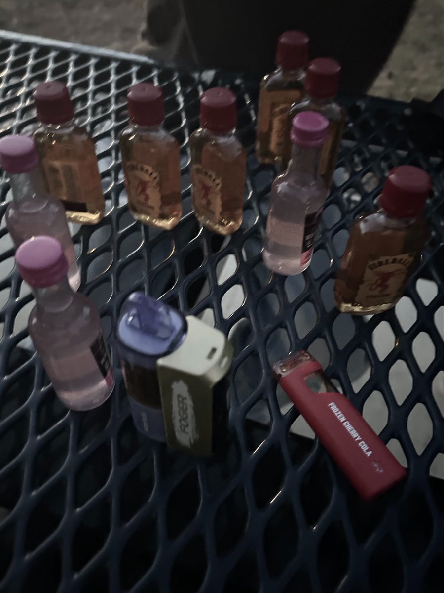mariipew's tweet photo. drankdrankdrank https://t.co/MXmxzuu8ew