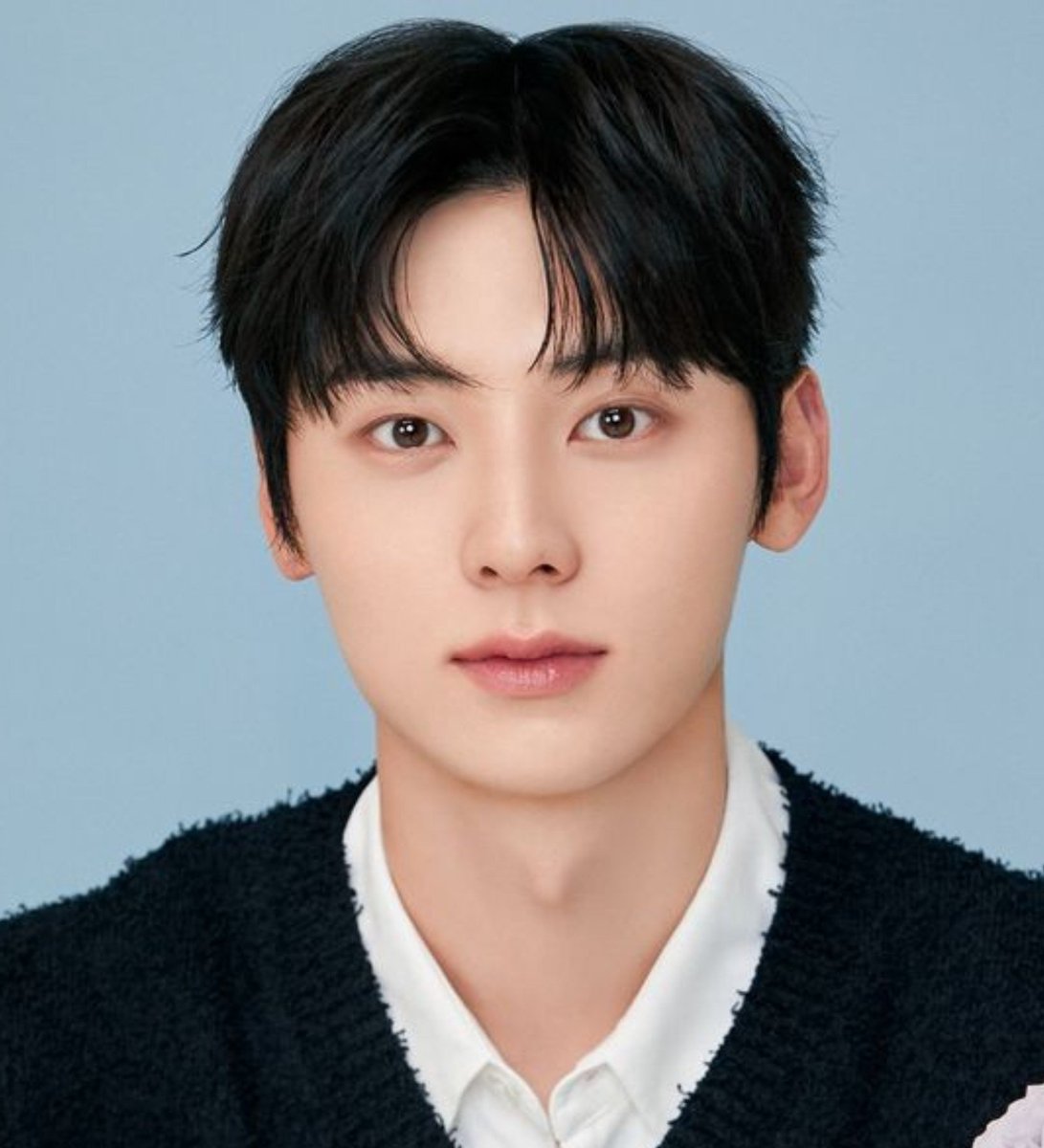 hallyuforums's tweet photo. #HwangMinHyun reportedly in talks to play the male lead in upcoming webtoon based drama 'Iseop's Love'. - Breaking

Synopsis : “Iseop’s Romance” tells the love story of Tae I Seop (Lee Jong Suk), a third-generation chaebol heir who is perfect at everything except for romance, and Kang Min Kyeong, the talented “secret weapon” of TK Group.

#HallyuForums #Hallyu #KDrama