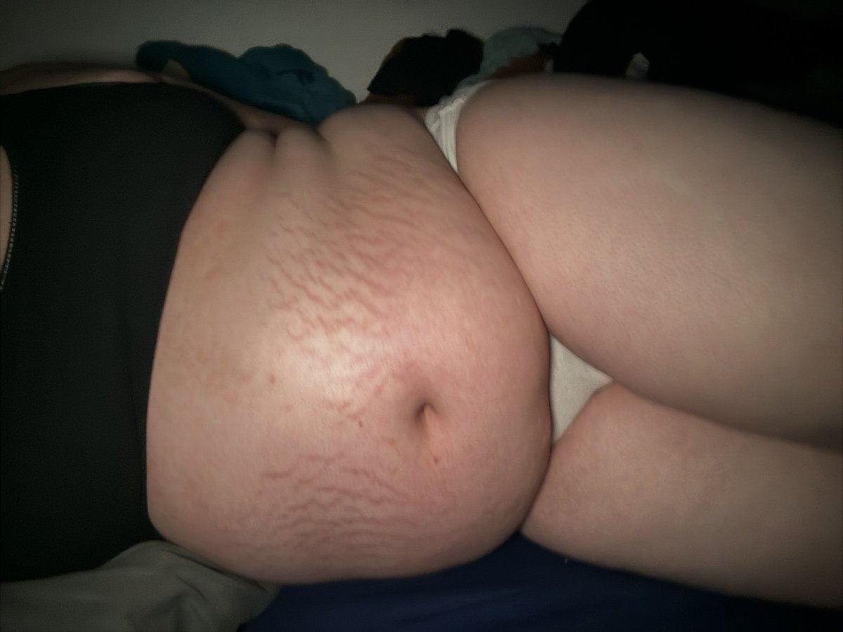 queenofcushion's tweet photo. People kept saying I needed a photo for proof. I’m not lying about ts. Yall made me put on a sports bra for this. https://t.co/6w1oFNZjsa