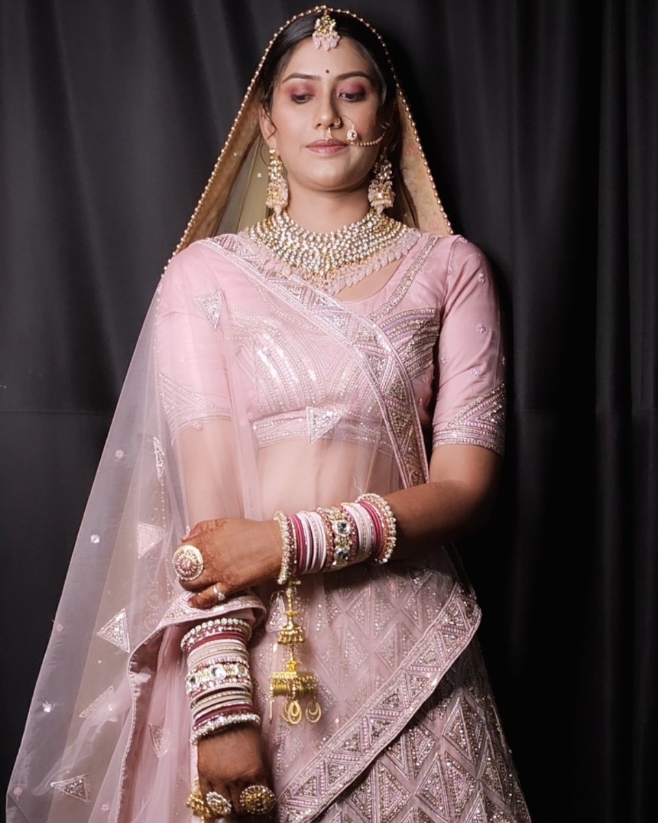 PATRICIAVELLASC's tweet photo. Akshra makeup acedmy
@akshara_makeup_acedmy
Bride by; @_shaku_mahi https://t.co/jaIrOr2DD0