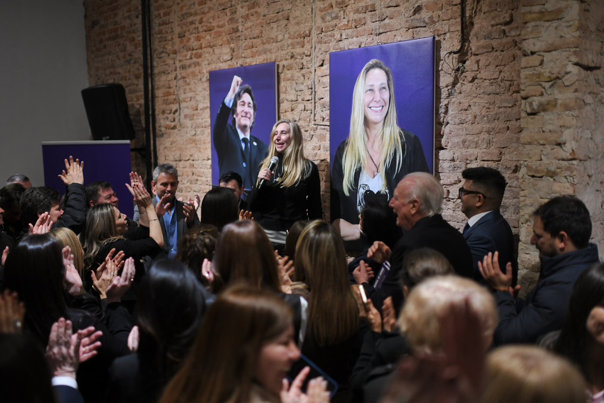 LLibertadAvanza's tweet photo. SEGUIMOS DEFENDIENDO LAS IDEAS DE LA LIBERTAD

Karina Milei, junto a Sebastián Pareja y los diputados nacionales de LLA, en un encuentro para seguir llevando las ideas del presidente Javier Milei a cada rincón del país.

VLLC!!!!

📍 Sede de LLA PBA en CABA https://t.co/gnyPrRUdrt