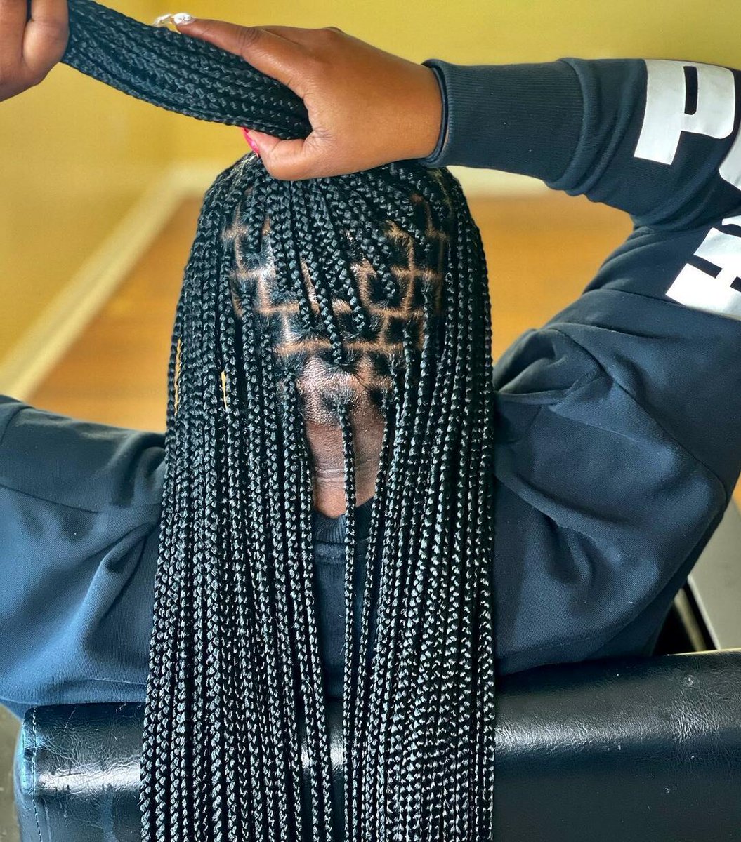 bor_cleber's tweet photo. ? ? SURPRISE BRAIDS COUPON � PLEASE READ? ? This is an engagement-based offer and not a walk-in promotion. To qualify for a SURPRISE BRAIDS COUPON, all requirements below must be met
1? ? This post must reach at least 20 comments AND 1, 000 views https://t.co/MZFyCOrVdg