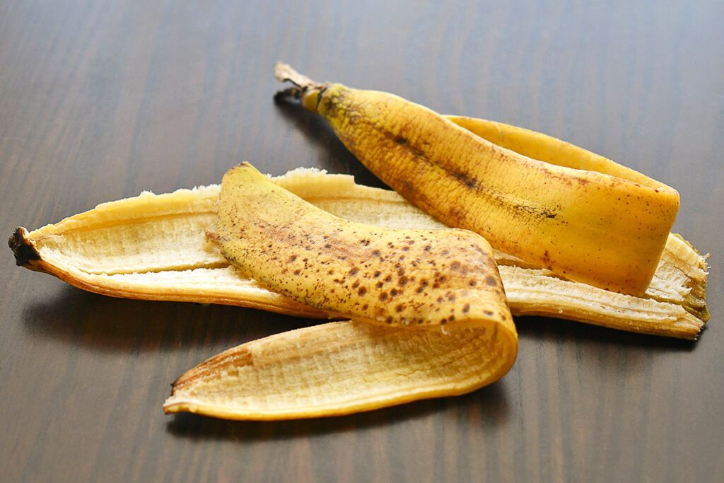 GaryMcmurrain's tweet photo. Why Are People Rubbing Banana Peels on Their Faces?💥
Some people say it works as well as Botox.
Dr. Shamban: “If Banana Peels really rid us of our wrinkles similar to a Neuromodulator/like Botox, Dole and Chiquita would already be Star Players in the Aesthetics Business.” ⚡️🔥 https://t.co/uNKAdXDEEW