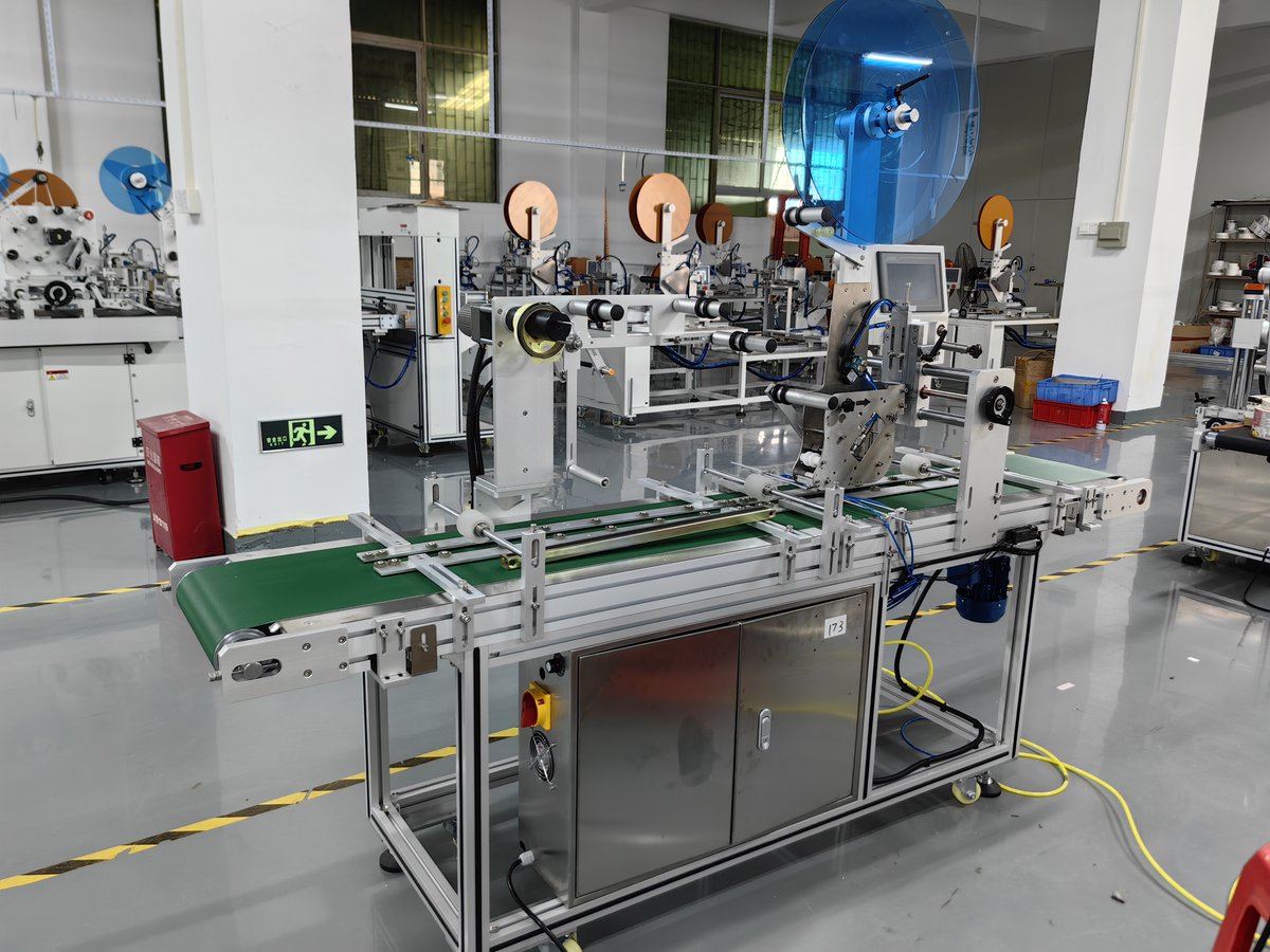 USmachinesNEWS's tweet photo. Anti-static adhesive tape tapping machine, tape labeling machine, anti-scratch label tape apply machine ,back side self adhesive tape top side apply tapping machine #tappingmachine #labelingmachine #antistatictape #antistatictapeapplymachine https://t.co/bMuWBF25LP
