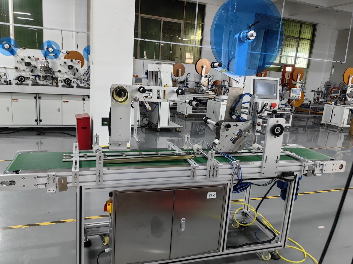 USmachinesNEWS's tweet photo. Anti-static adhesive tape tapping machine, tape labeling machine, anti-scratch label tape apply machine ,back side self adhesive tape top side apply tapping machine #tappingmachine #labelingmachine #antistatictape #antistatictapeapplymachine https://t.co/bMuWBF25LP