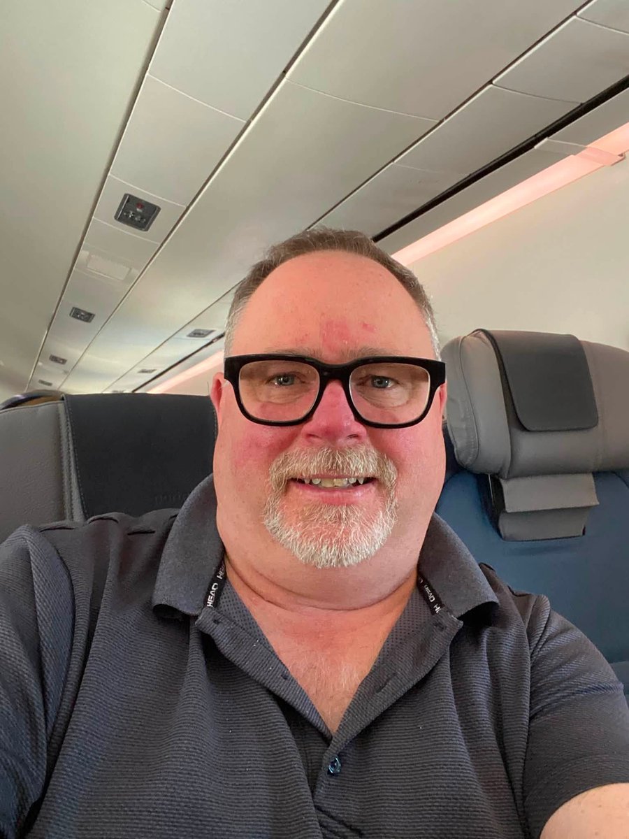 Cpt_Derek_Kerr's tweet photo. First time flying @porterairlines and it was awesome! Definitely going to #flyporter again. https://t.co/UOjHvIkQ8d