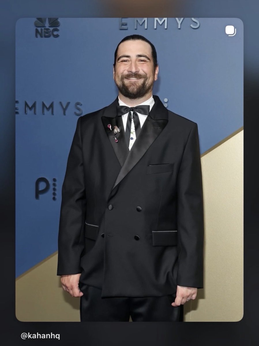 NTasha021's tweet photo. We made with right person famous guys 🥹 #noahkahan #grammys https://t.co/TwXOI7iRld